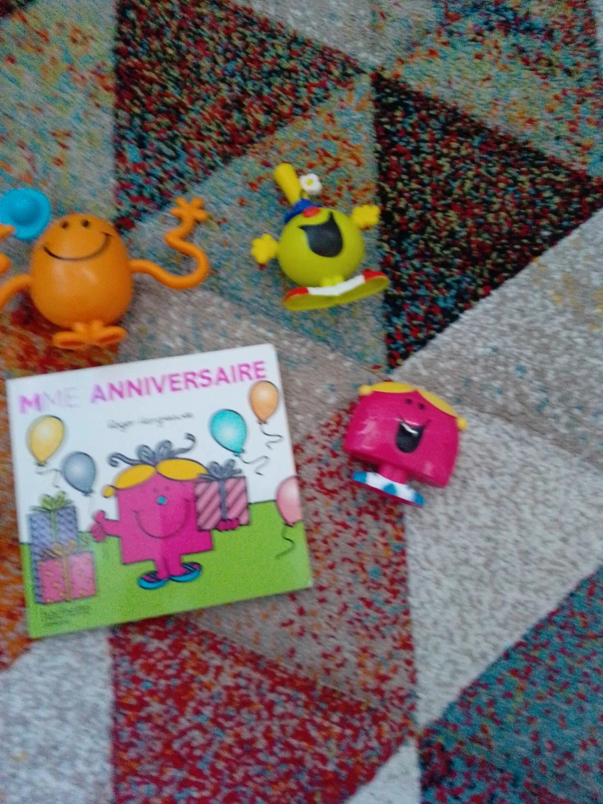 Libro + figuras – photo 3